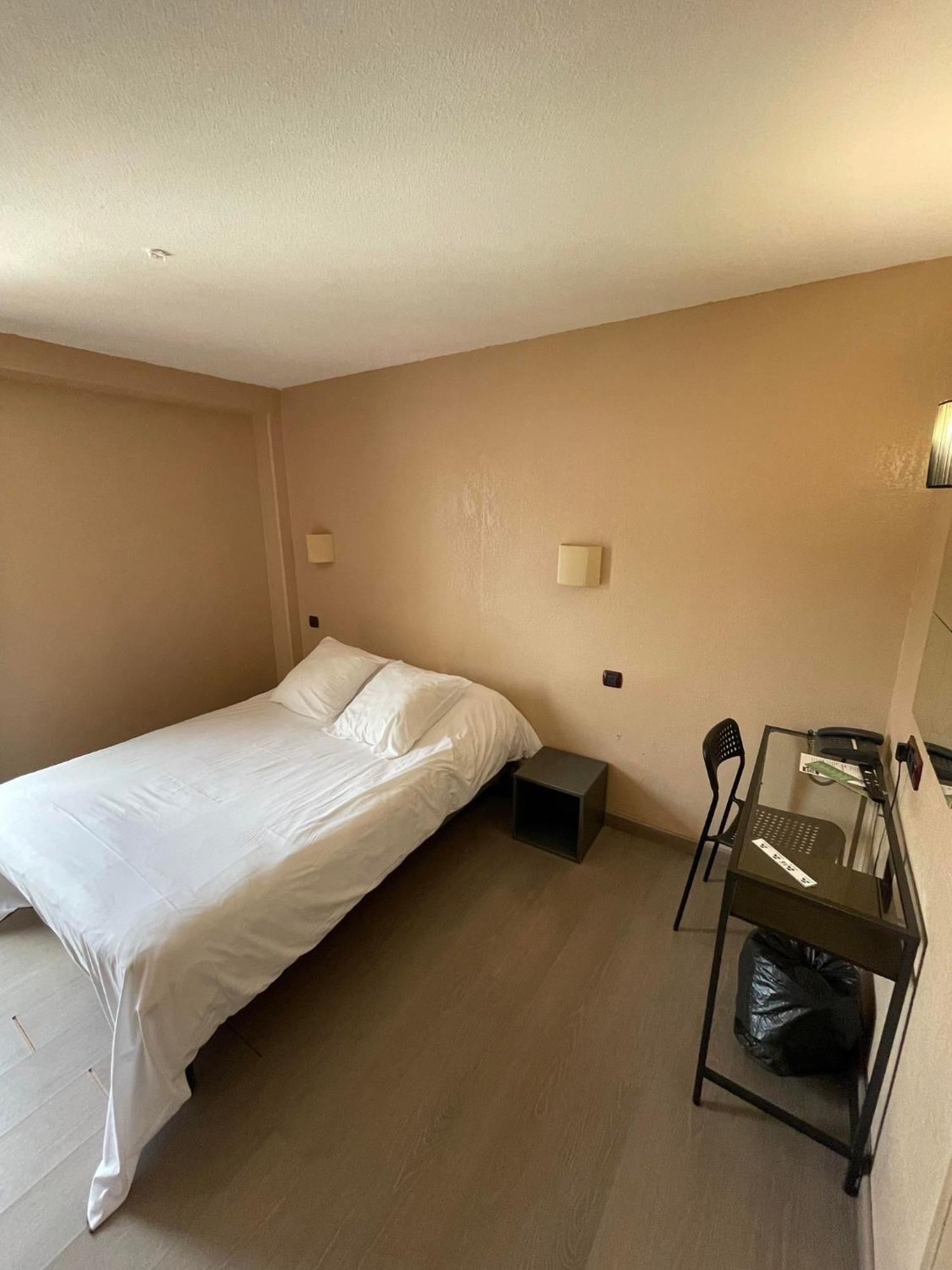 Hotel & Restaurant Le Mejean - Parc Des Expositions 라테 외부 사진